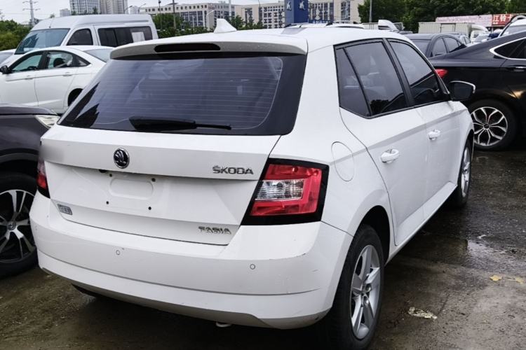 Used Skoda Fabia 2016 1.4L Automatic Car Enjoy Edition Rear Right 45 Deg