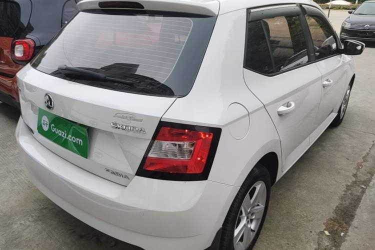 Used Skoda Fabia 2016 1.4L Automatic Car Enjoy Edition Rear Right 45 Deg