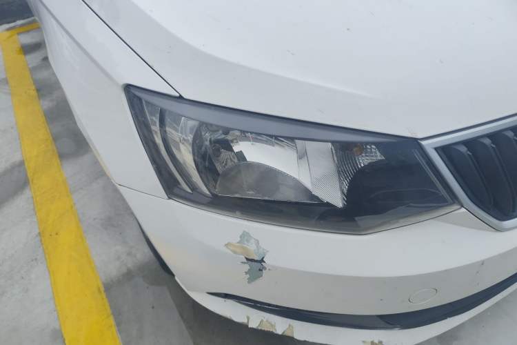Used Skoda Fabia 2016 1.4L Automatic Car Enjoy Edition Right Front Headlight