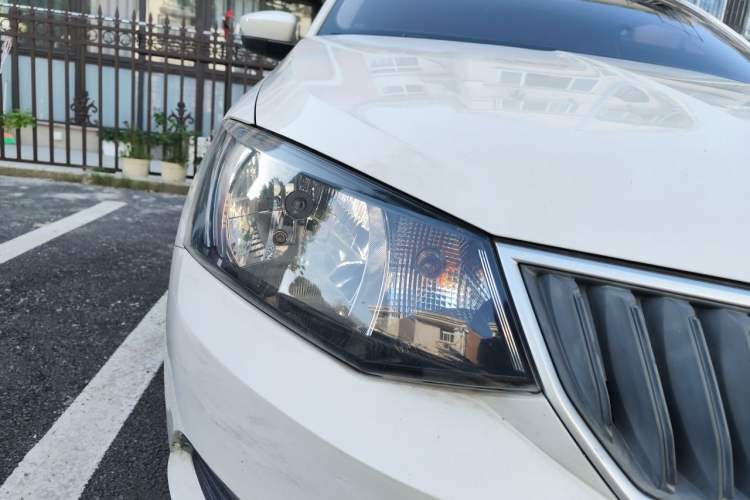 Used Skoda Fabia 2016 1.4L Automatic Car Enjoy Edition Right Front Headlight