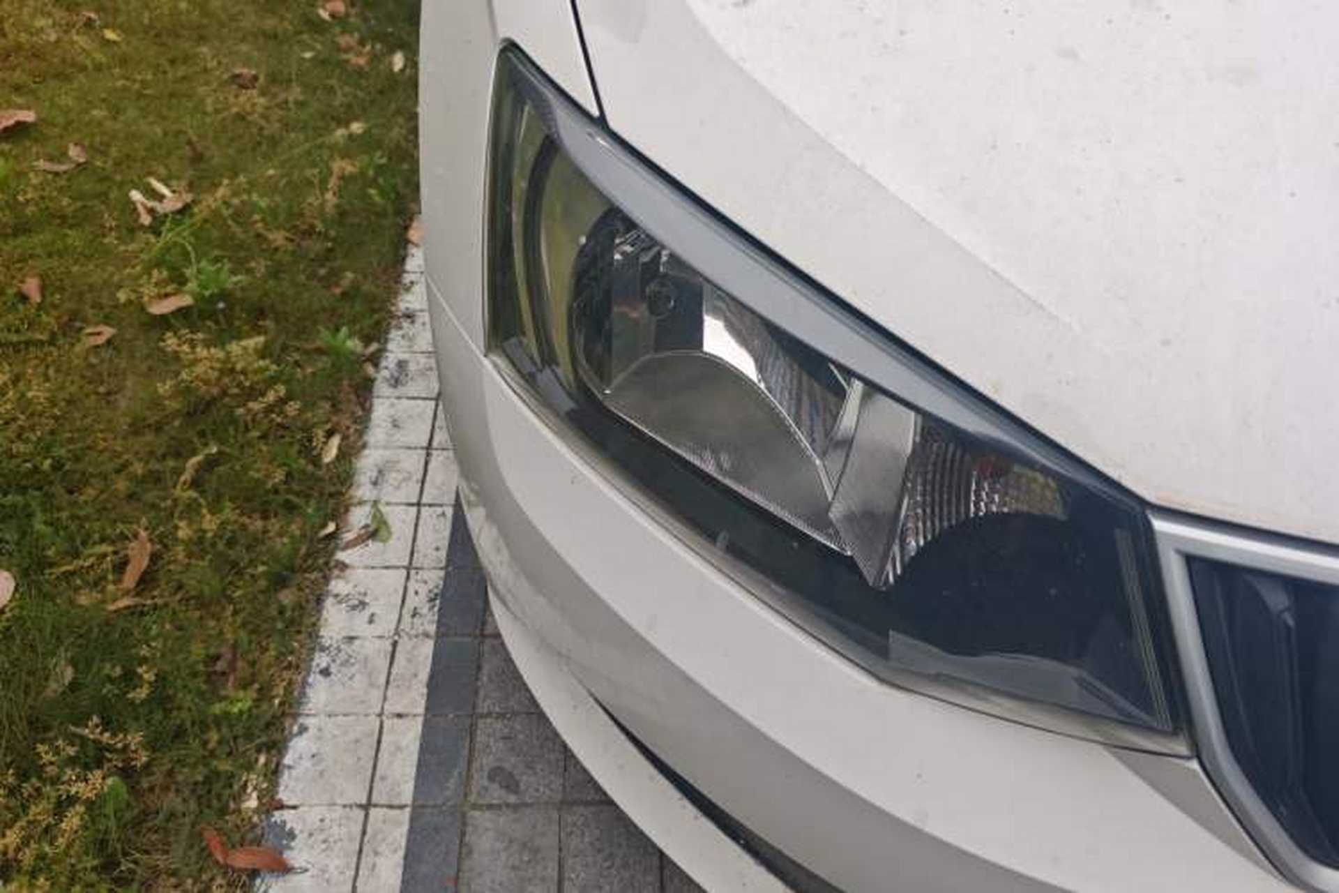 Used Skoda Fabia 2016 1.4L Automatic Car Enjoy Edition Right Front Headlight