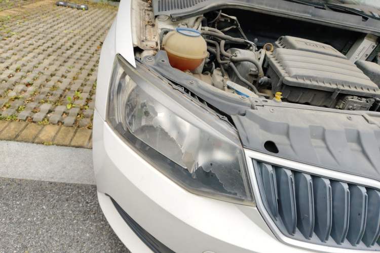 Used Skoda Fabia 2016 1.4L Automatic Car Enjoy Edition Right Front Headlight