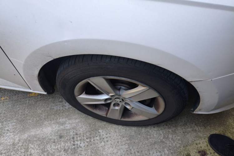 Used Skoda Fabia 2016 1.4L Automatic Car Enjoy Edition Right Front Wheel Hub