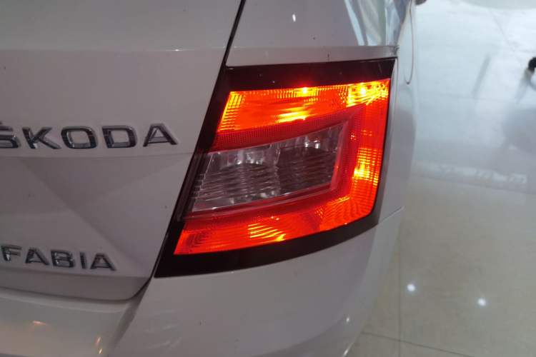 Used Skoda Fabia 2016 1.4L Automatic Car Enjoy Edition Right Rear Taillight