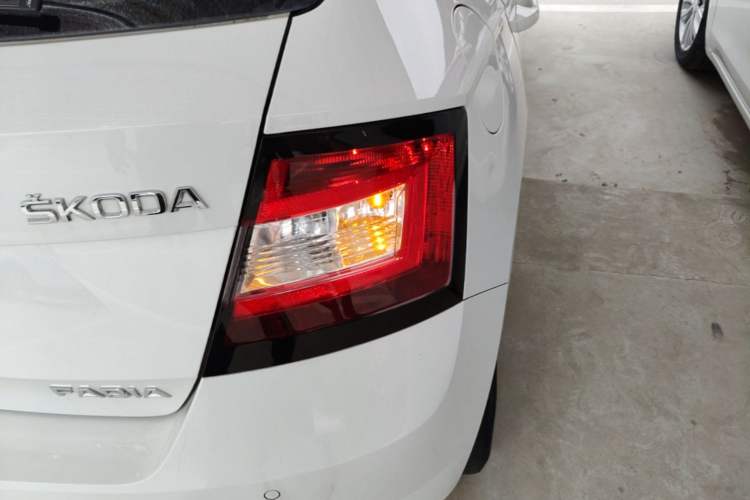 Used Skoda Fabia 2016 1.4L Automatic Car Enjoy Edition Right Rear Taillight