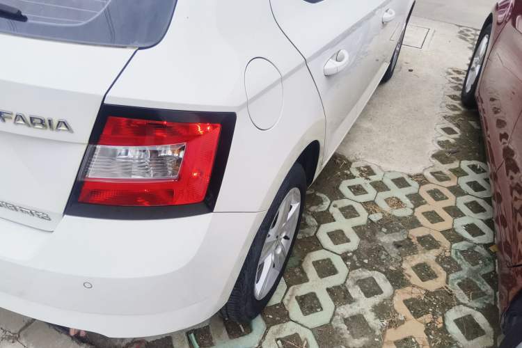Used Skoda Fabia 2016 1.4L Automatic Car Enjoy Edition Right Rear Taillight