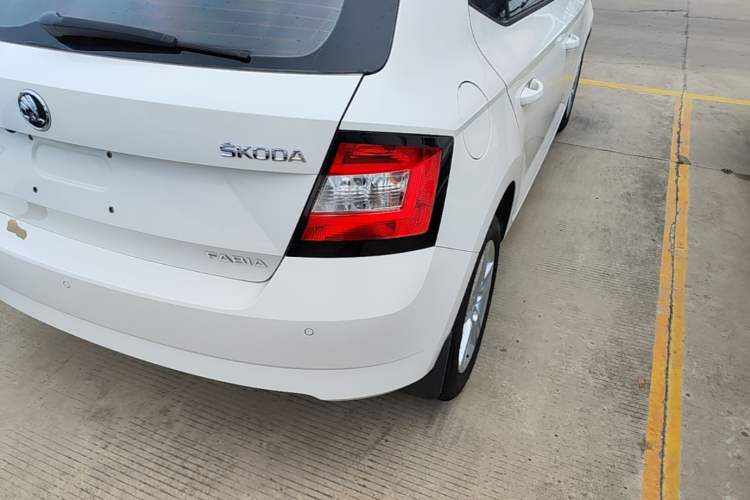 Used Skoda Fabia 2016 1.4L Automatic Car Enjoy Edition Right Rear Taillight