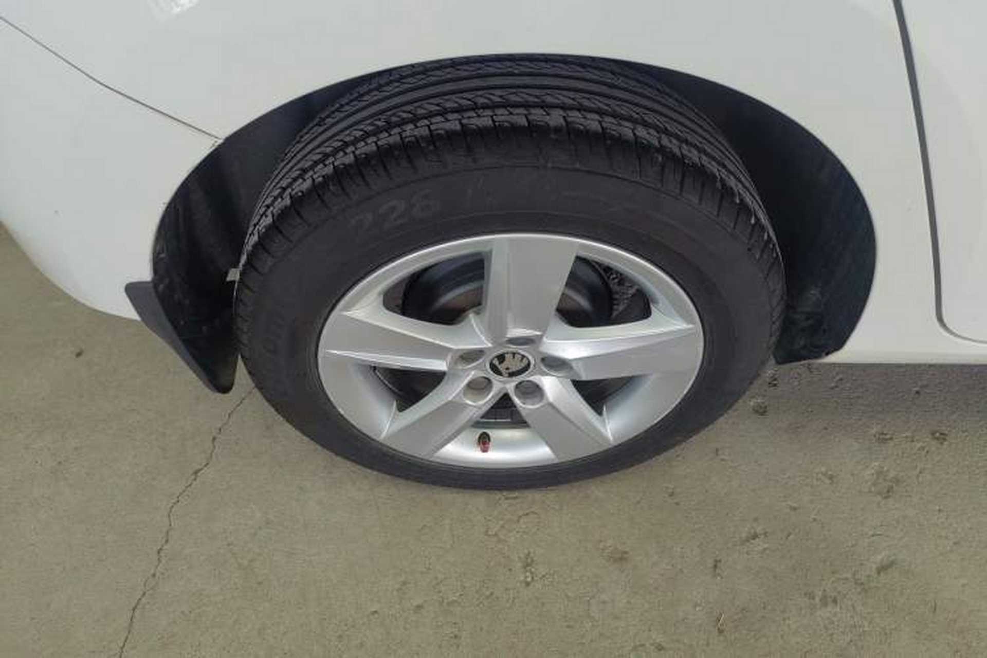 Used Skoda Fabia 2016 1.4L Automatic Car Enjoy Edition Right Rear Wheel Hub