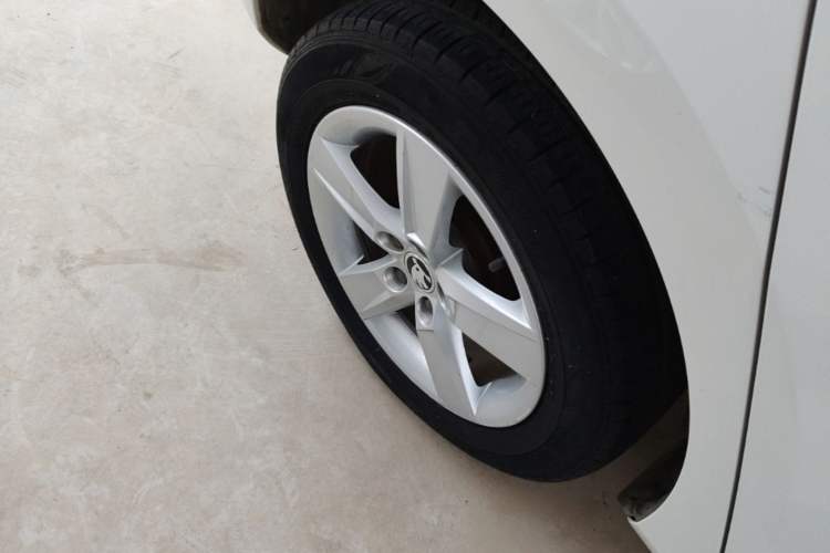 Used Skoda Fabia 2016 1.4L Automatic Car Enjoy Edition Right Rear Wheel Hub