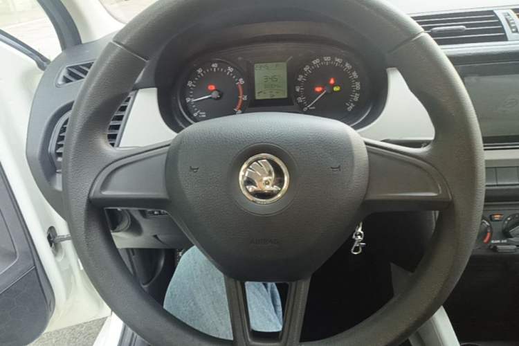 Used Skoda Fabia 2016 1.4L Automatic Car Enjoy Edition Steering Wheel