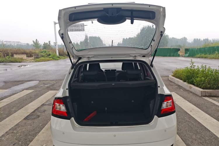 Used Skoda Fabia 2016 1.4L Automatic Car Enjoy Edition Trunk