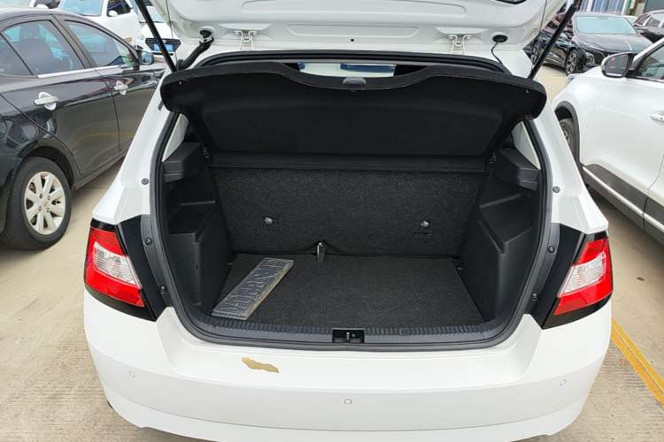 Used Skoda Fabia 2016 1.4L Automatic Car Enjoy Edition Trunk