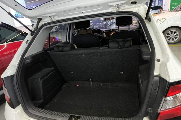 Used Skoda Fabia 2016 1.4L Automatic Car Enjoy Edition Trunk