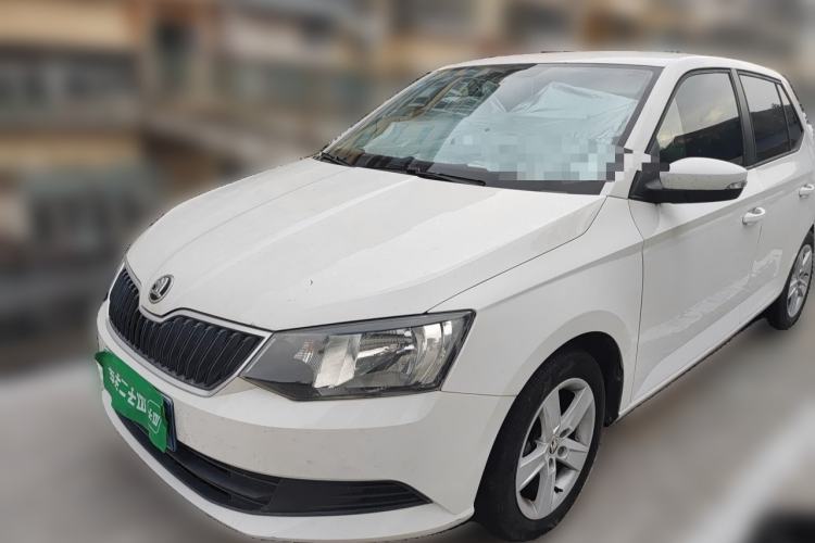 Używany Skoda Fabia 2016 1.4L Automatic Car Enjoy Edition Guazi used car, China used car export, Used car for sale, Used cars, Cheapest cars for sale