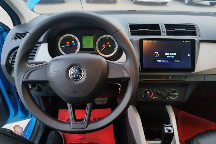 Used Skoda Fabia 2017 1.4L Automatic Car Enjoy Edition Center Console