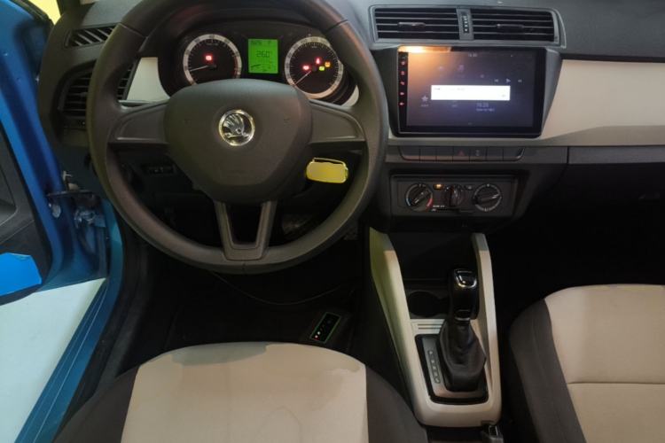 Used Skoda Fabia 2017 1.4L Automatic Car Enjoy Edition Center Console
