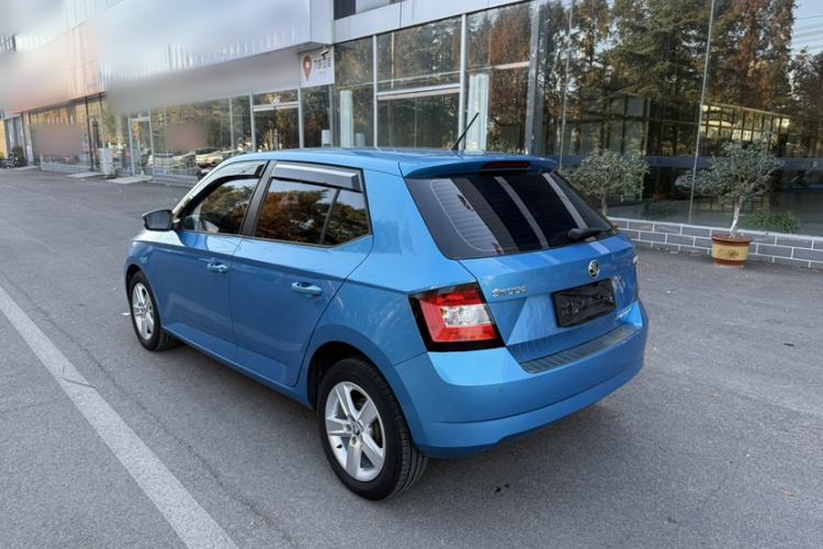 Used Skoda Fabia 2017 1.4L Automatic Front-Drive Model Exterior 2