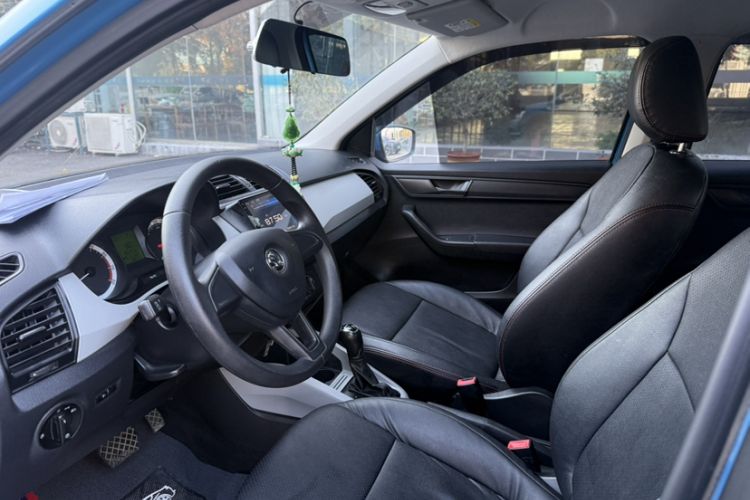 Used Skoda Fabia 2017 1.4L Automatic Front-Drive Model Interior 3