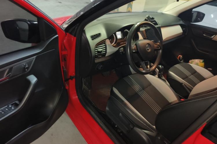 Used Skoda Fabia 2017 1.6L Automatic Sport Edition Driver Seat