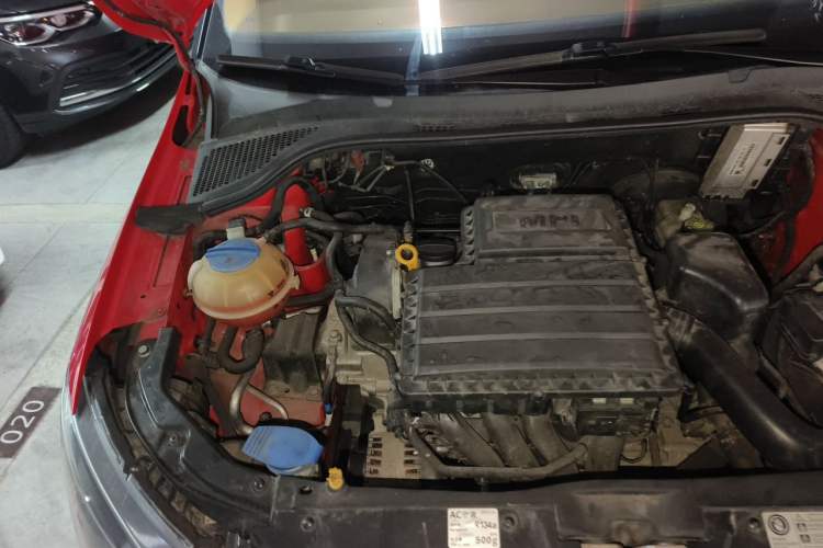Used Skoda Fabia 2017 1.6L Automatic Sport Edition Engine Bay Right