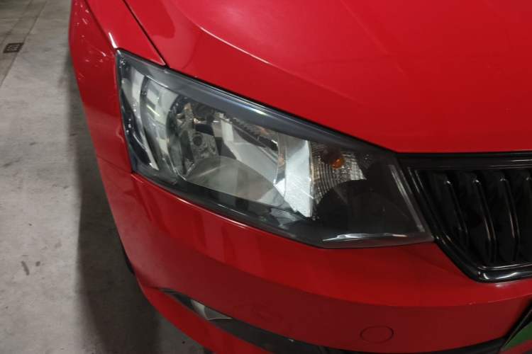Used Skoda Fabia 2017 1.6L Automatic Sport Edition Right Front Headlight