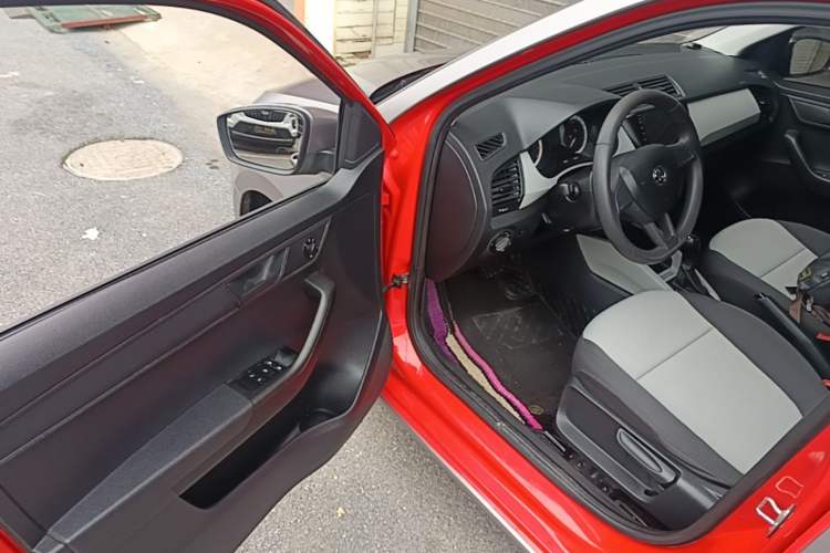 Used Skoda Fabia 2017 1.4L Automatic Car Enjoy Edition Driver Seat