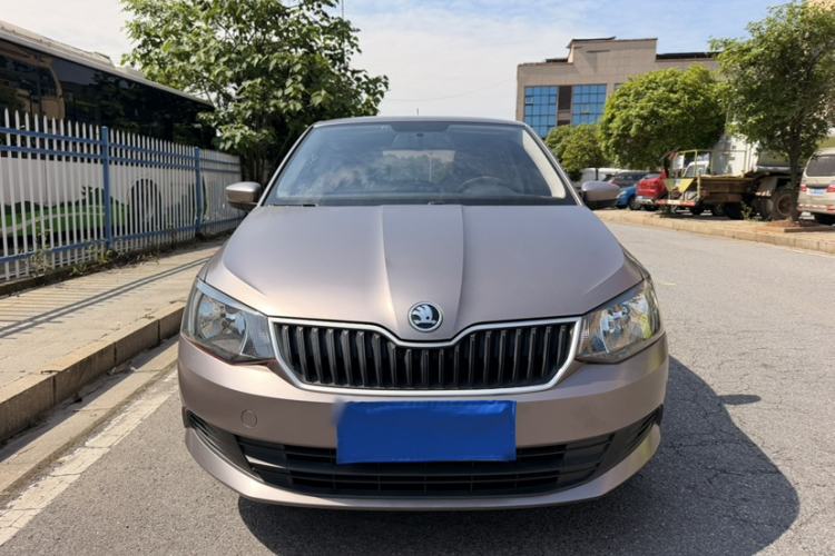 Used Skoda Fabia 2017 1.4L Automatic Car Enjoy Edition Exterior 3