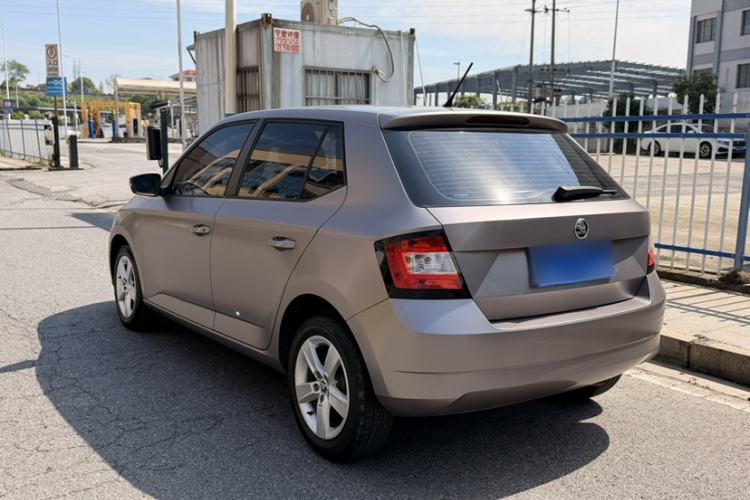 Used Skoda Fabia 2017 1.4L Automatic Car Enjoy Edition Exterior 4
