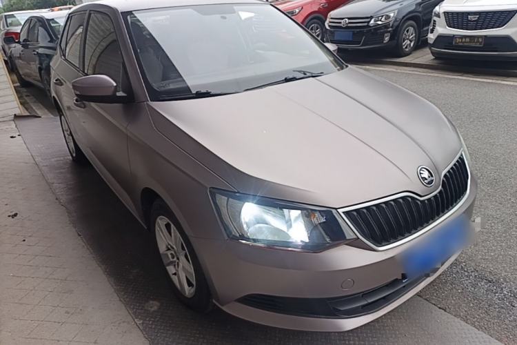 Used Skoda Fabia 2017 1.4L Automatic Car Enjoy Edition Front Right 45 Deg
