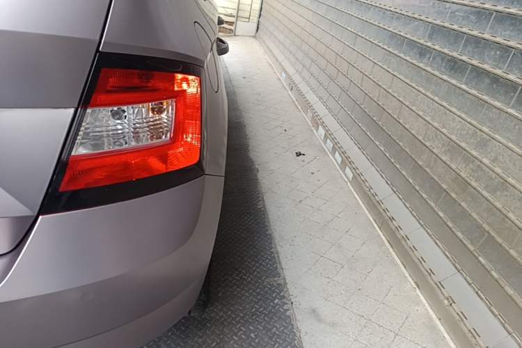 Used Skoda Fabia 2017 1.4L Automatic Car Enjoy Edition Right Rear Taillight