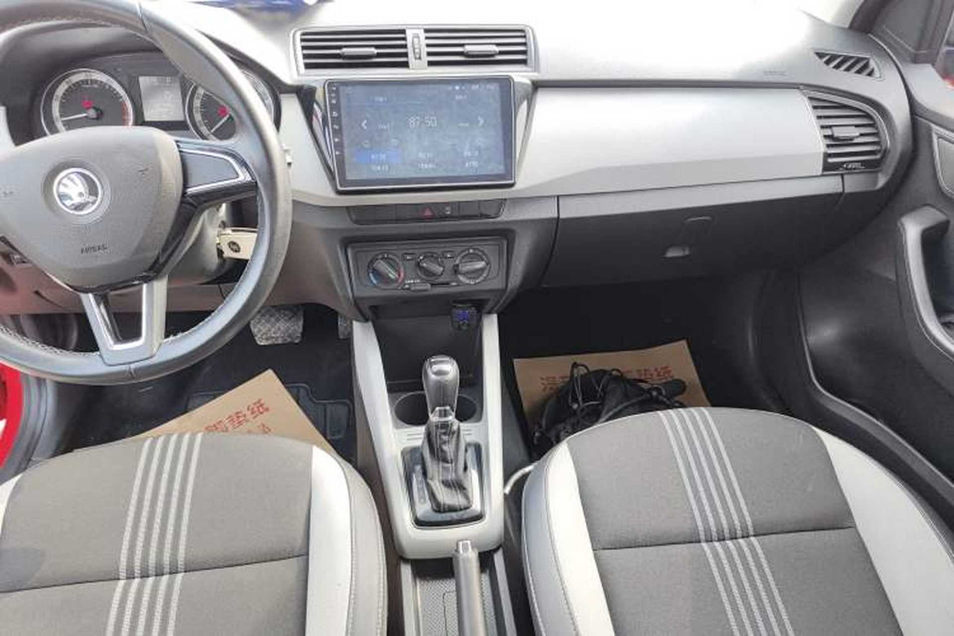 Used Skoda Fabia 2017 1.6L Automatic Sport Edition Audio And AC Panel