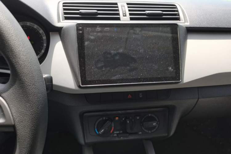 Used Skoda Fabia 2017 1.4L Automatic Car Enjoy Edition Audio And AC Panel