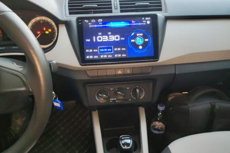 Used Skoda Fabia 2017 1.4L Automatic Car Enjoy Edition Audio And AC Panel