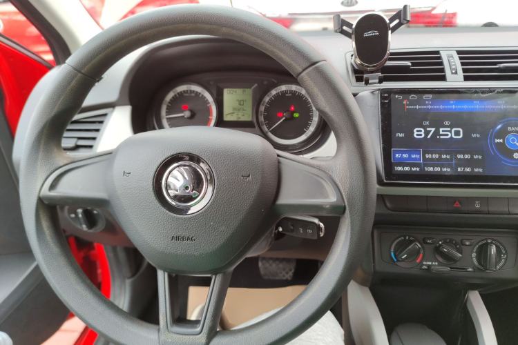 Used Skoda Fabia 2017 1.4L Automatic Car Enjoy Edition Center Console