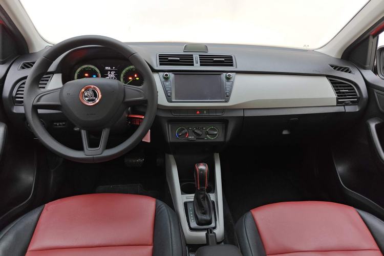 Used Skoda Fabia 2017 1.4L Automatic Car Enjoy Edition Center Console