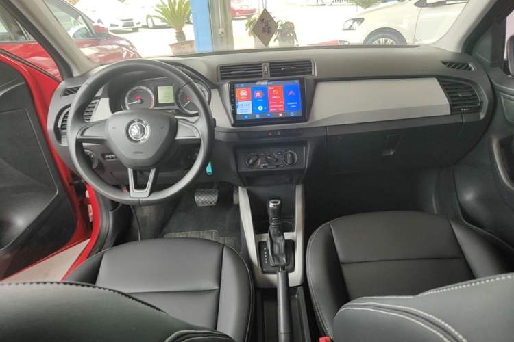Used Skoda Fabia 2017 1.4L Automatic Car Enjoy Edition Center Console