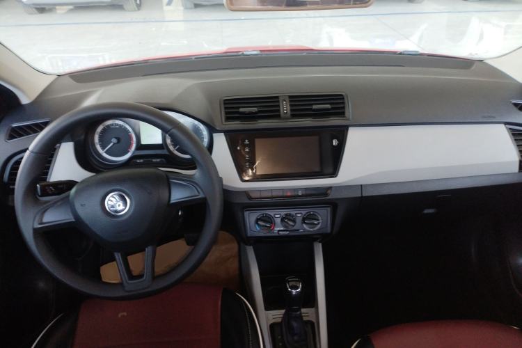 Used Skoda Fabia 2017 1.4L Automatic Car Enjoy Edition Center Console