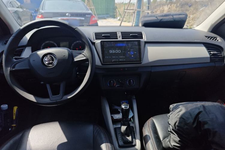 Used Skoda Fabia 2017 1.4L Automatic Car Enjoy Edition Center Console