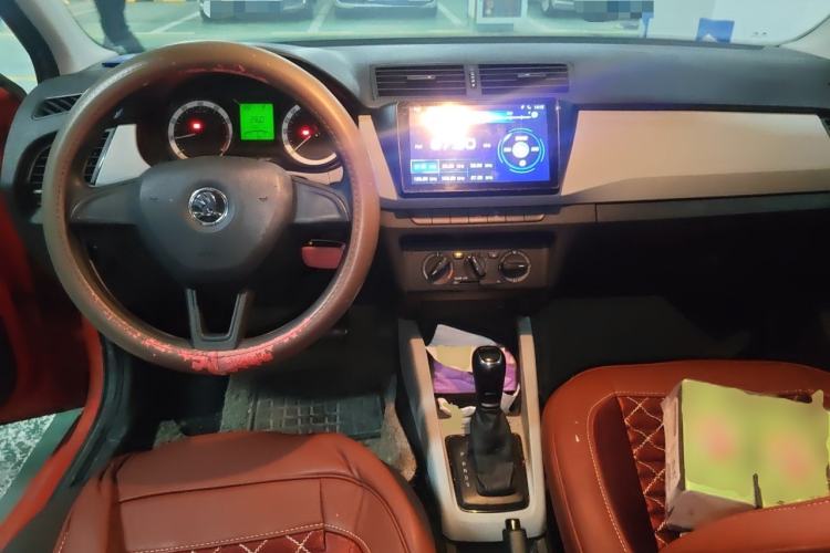 Used Skoda Fabia 2017 1.4L Automatic Car Enjoy Edition Center Console