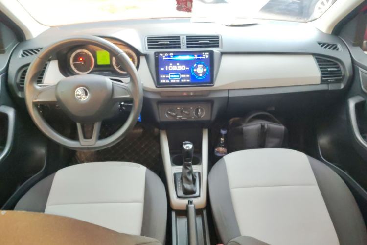 Used Skoda Fabia 2017 1.4L Automatic Car Enjoy Edition Center Console