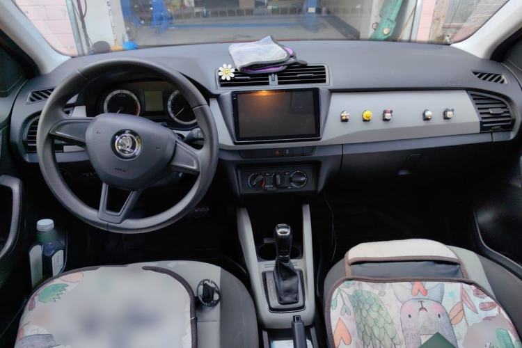 Used Skoda Fabia 2017 1.4L Automatic Car Enjoy Edition Center Console