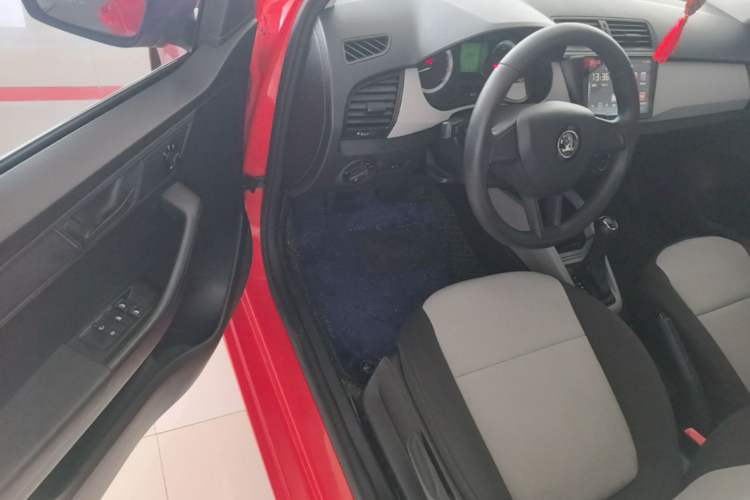 Used Skoda Fabia 2017 1.4L Automatic Car Enjoy Edition Driver Seat