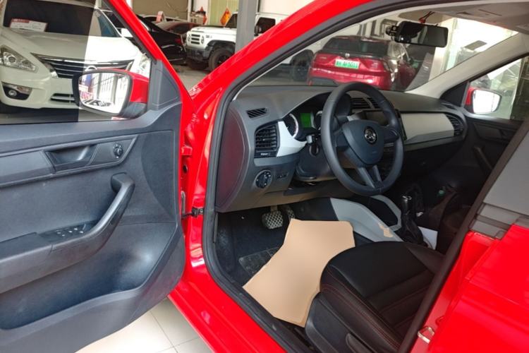 Used Skoda Fabia 2017 1.4L Automatic Car Enjoy Edition Driver Seat
