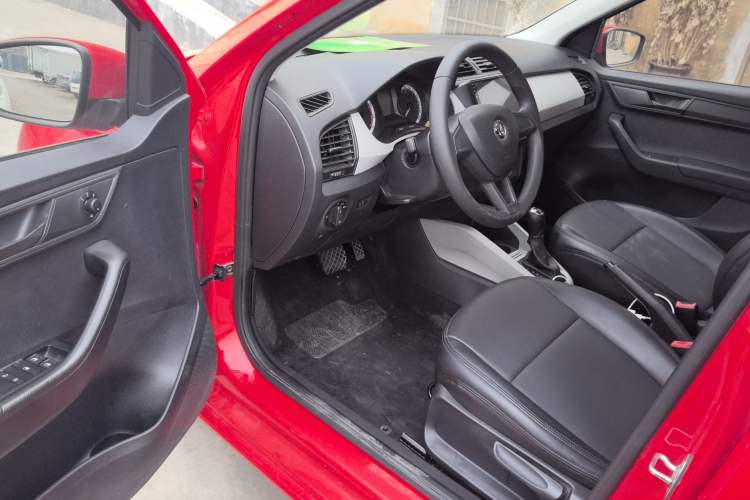 Used Skoda Fabia 2017 1.4L Automatic Car Enjoy Edition Driver Seat