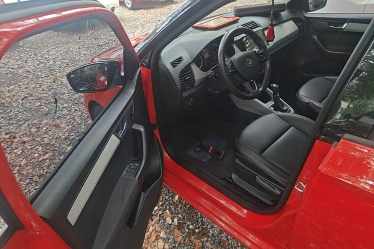 Used Skoda Fabia 2017 1.6L Automatic Sport Edition Driver Seat