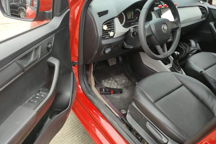 Used Skoda Fabia 2017 1.4L Automatic Car Enjoy Edition Driver Seat