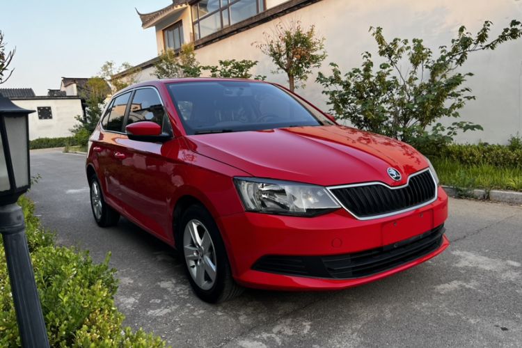 Used Skoda Fabia 2017 1.4L Automatic Car Enjoy Edition Exterior 2