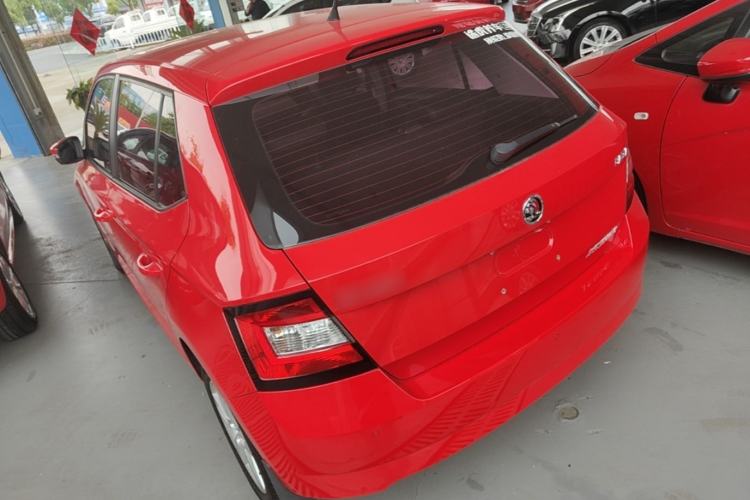 Used Skoda Fabia 2017 1.4L Automatic Car Enjoy Edition Exterior 2