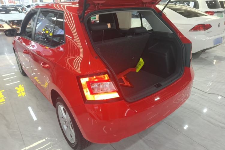 Used Skoda Fabia 2017 1.4L Automatic Car Enjoy Edition Exterior 2