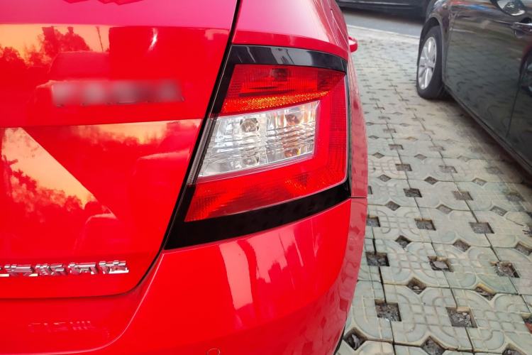Used Skoda Fabia 2017 1.4L Automatic Car Enjoy Edition Exterior 2